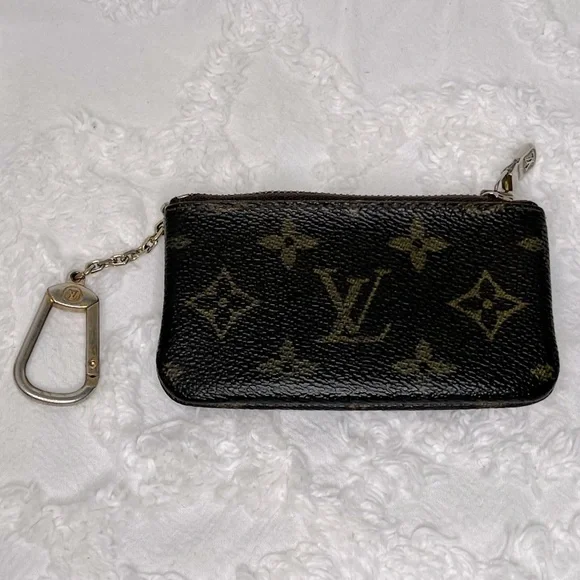 LOUIS VUITTON • MONOGRAM • KEY CLES POUCH - Picture 8 of 8